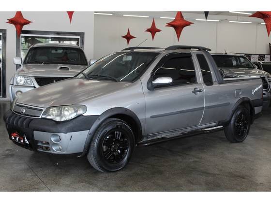 FIAT STRADA 1.8 MPI ADVENTURE CE 8V FLEX 2P MANUAL FIAT STRADA 1.8 MPI ADVENTURE CE 8V FLEX 2P MANUAL